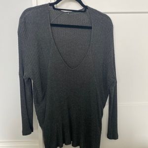 Long Sleeve gray V-Neck top
